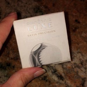 Clarisonic Luxe Brush Head. (NEW, UNUSED, STILL IN BOX)